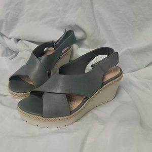 Clark's Gray sandals size 8 medium